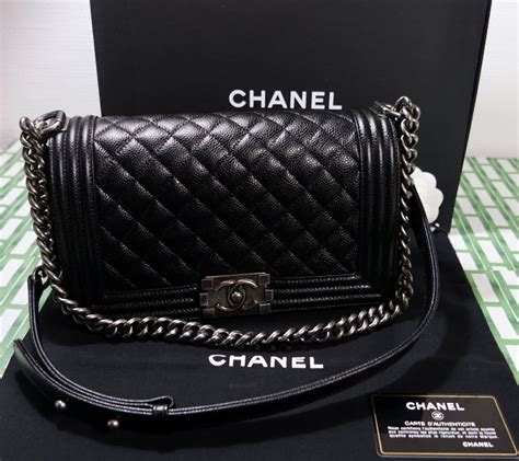 chanel le boy tasche